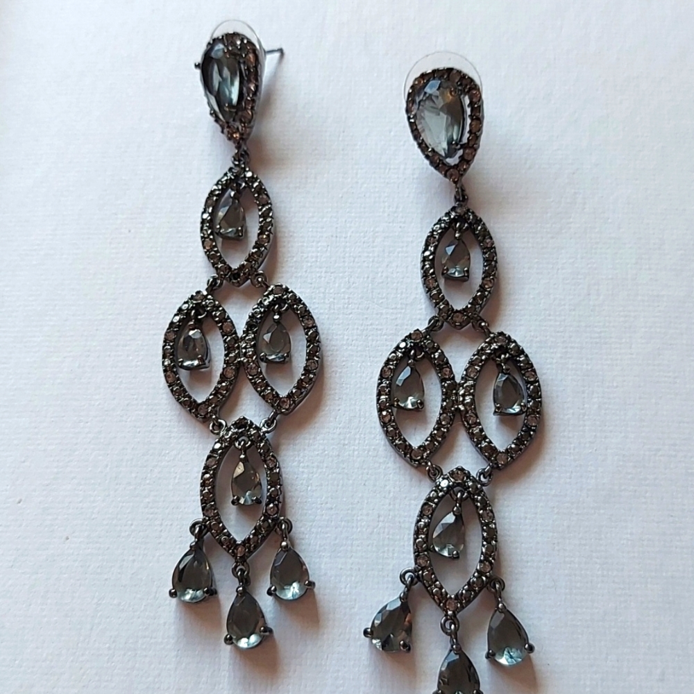 Earrings chandelier style faux onyx